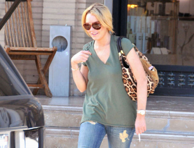 Lindsay Lohan Sued For Unpaid Clothes The Blemish