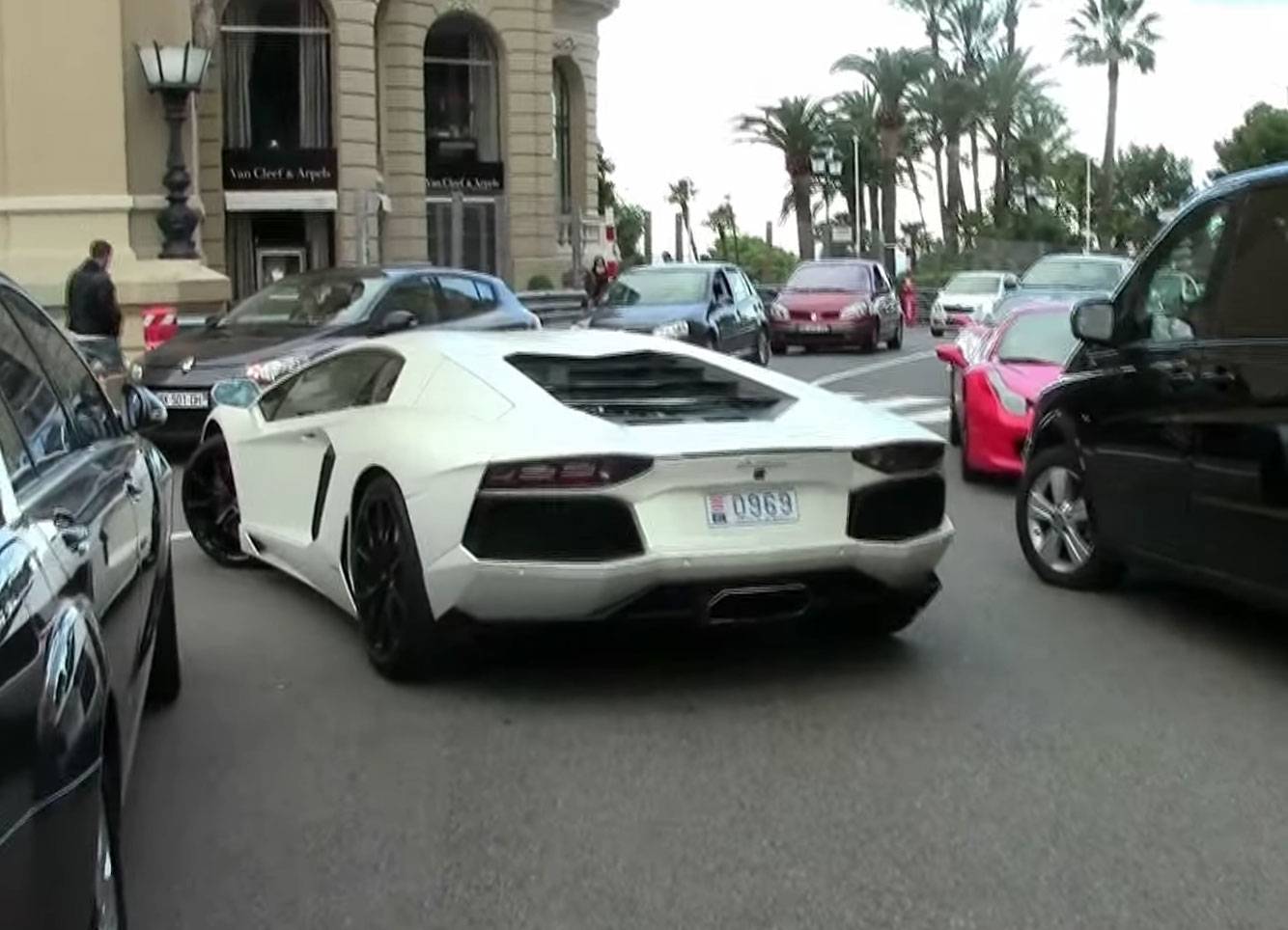 Lamborghini на парковке