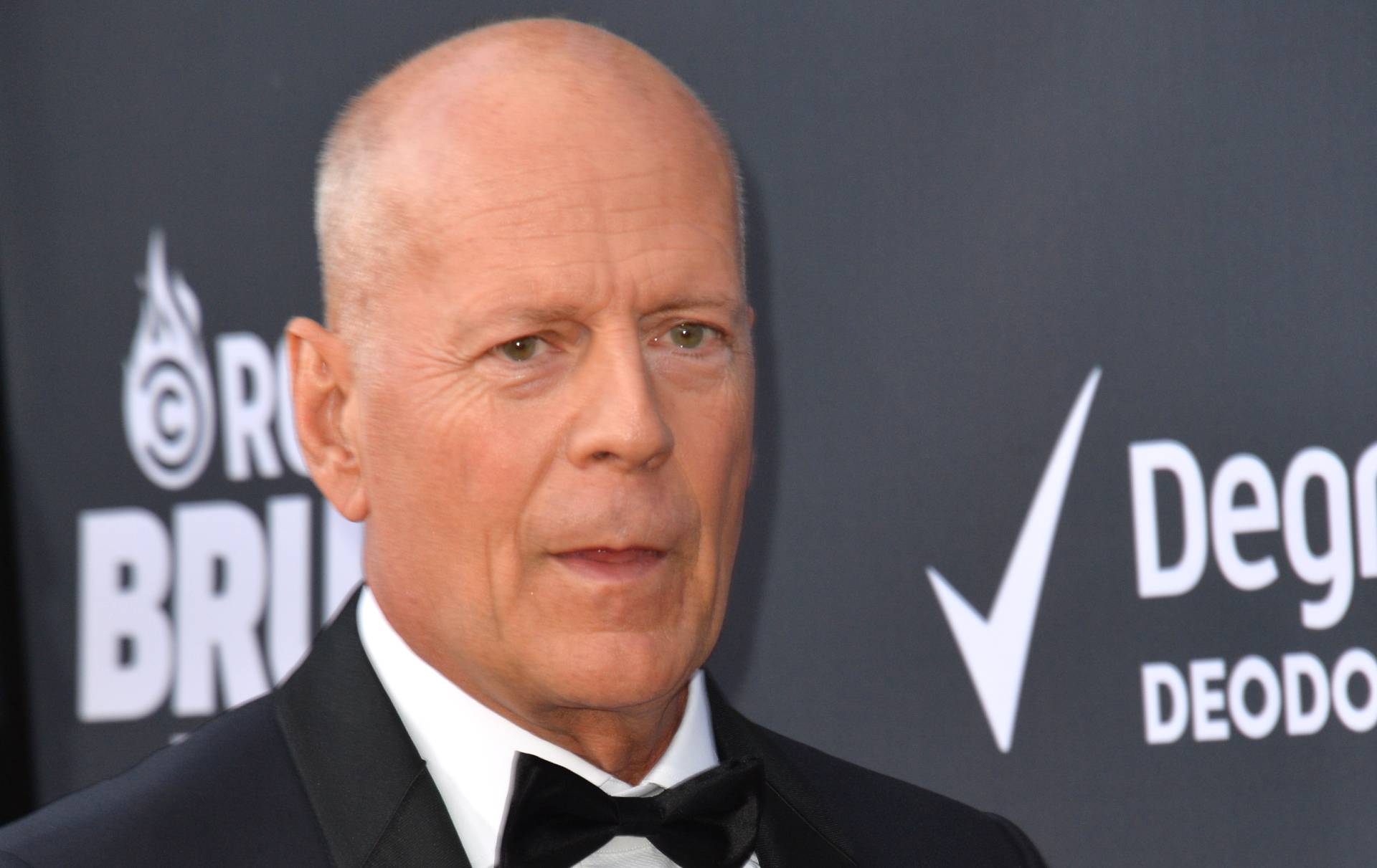 Bruce Willis Was Thrown out of a Pharmacy For Refusing to Wear a Mask ...